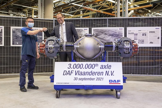 01 DAF Trucks Vlaanderen 3M axles in 50 years DAF President Harry Wolters r Enkmend Bayarmagnai l